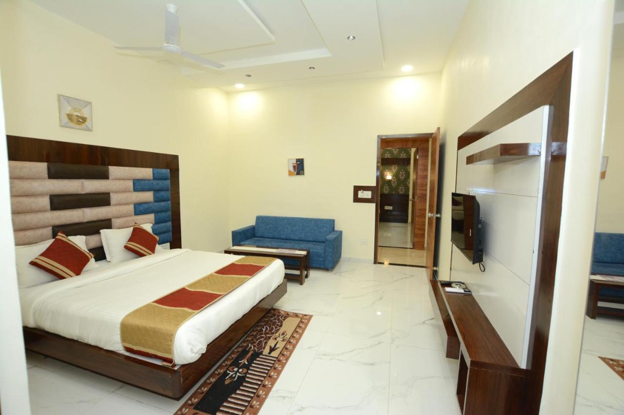 Hotel Villa Inn Ānand Esterno foto