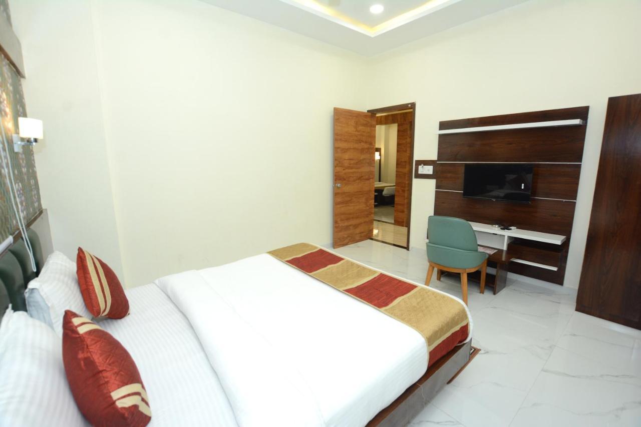 Hotel Villa Inn Ānand Esterno foto